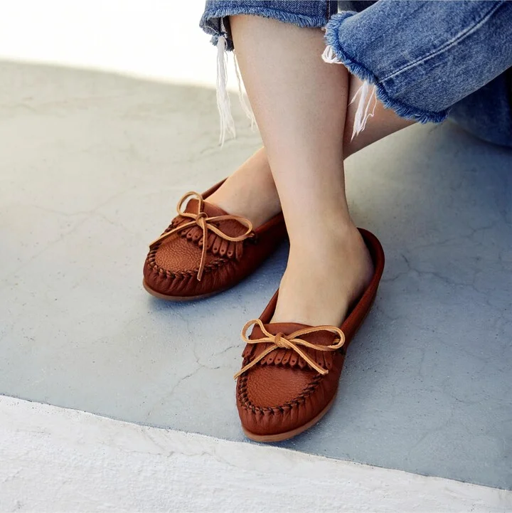 Minnetonka Women's Deerskin Kilty Moccasins - Image 10