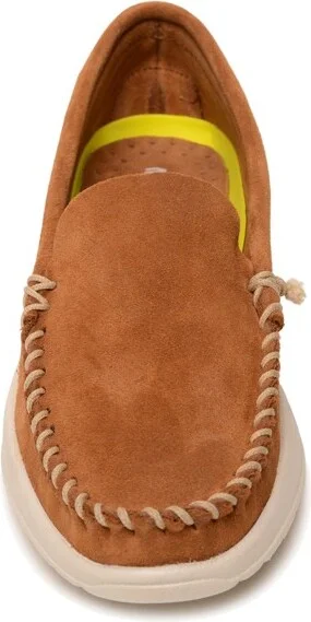 Minnetonka Women's Discover Classic Slip On Shoes 674, Brown - - Image 2
