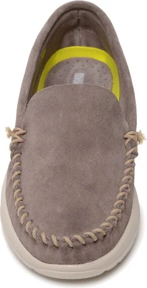 Minnetonka Women's Discover Classic Slip On Shoes 674, Brown - - Image 3