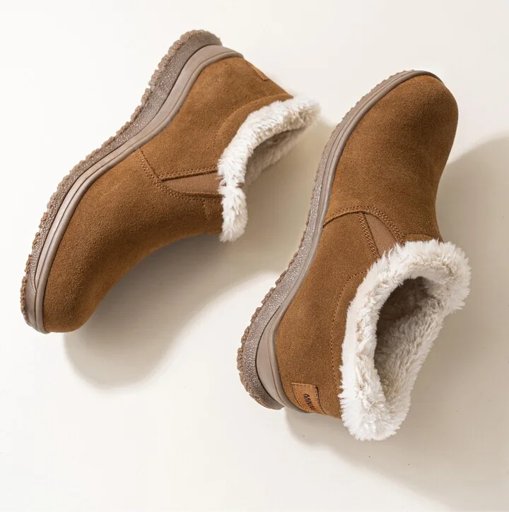 Minnetonka Women's Eagan Suede Faux Fur Lined Booties - Image 6