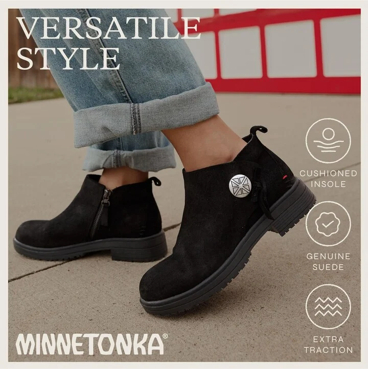 Minnetonka Women's Joyelle Button Accent Ankle Boots - Image 5