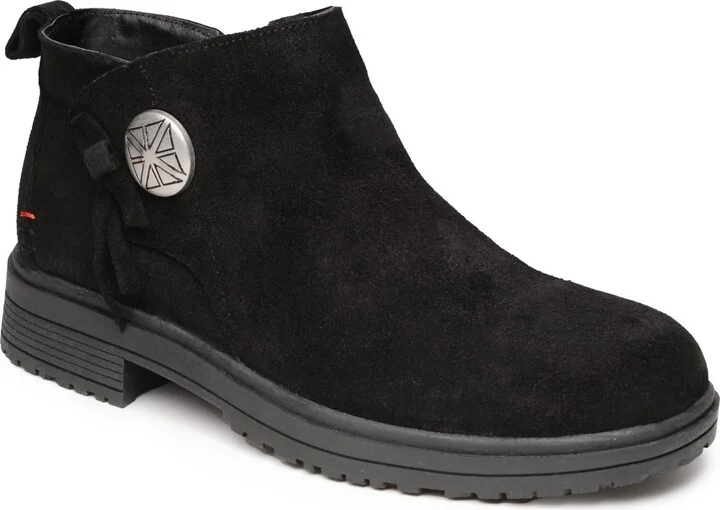 Minnetonka Women's Joyelle Button Accent Ankle Boots