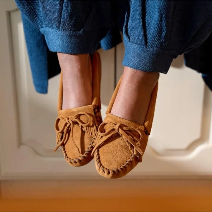 Minnetonka Women's Kilty Softsole Moccasins - Image 4
