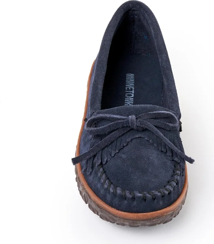 Minnetonka Women's Kilty Tread Moccasin - Image 6