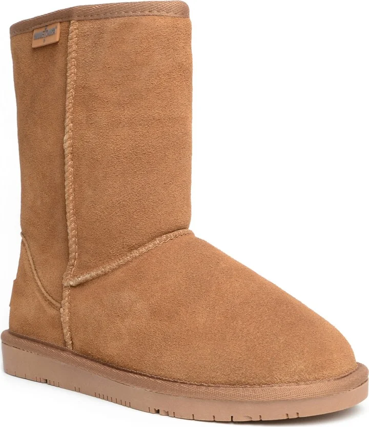 Minnetonka Women's Olympia Pull On Booties