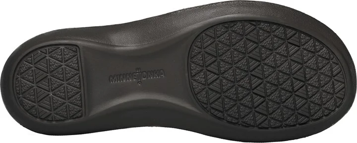 Minnetonka Women's Silverthorne 360 Thong Sandals - Image 9