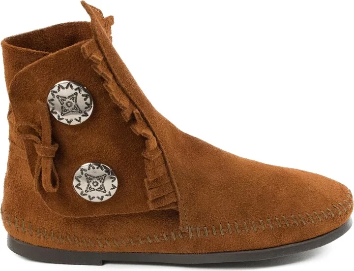 Minnetonka Women's Two Button Boot - Image 8