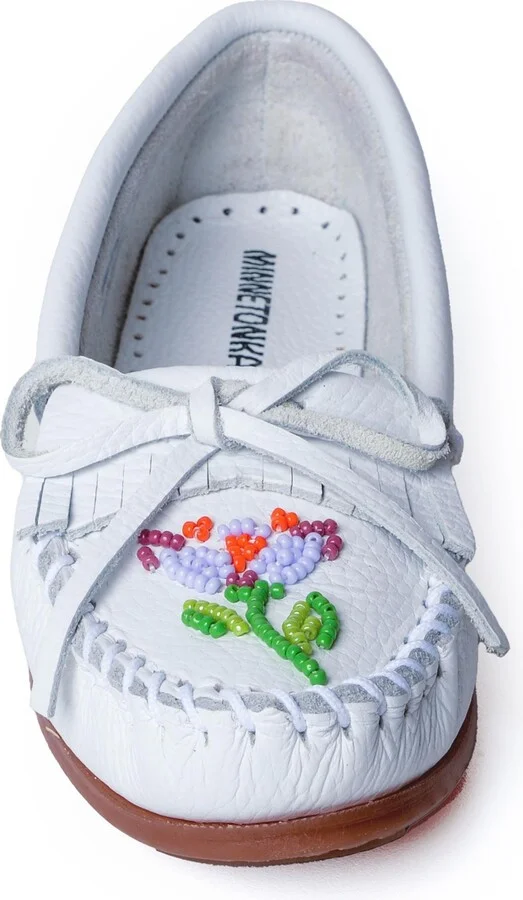 Minnetonka Women's Ziigwan Waabigwan Beaded Moccasins - Image 2