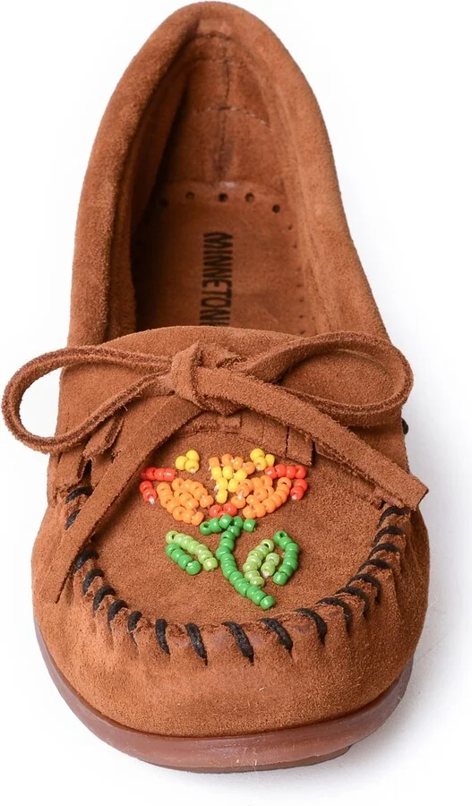 Minnetonka Women's Ziigwan Waabigwan Beaded Moccasins - Image 6