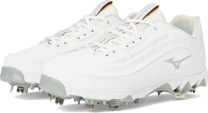 Mizuno 9-Spike Swift 8 Low Metal Women's Shoes White : 5 B - Medium, Leather