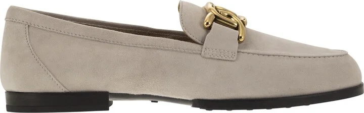Moccasin In Nubuck With Metal Chain