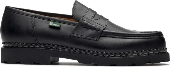 Moccasin-Style Shoes With Rounded Shape