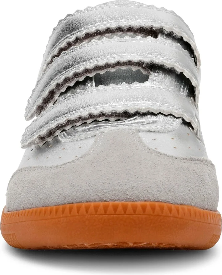 Momentum Sneaker - Image 8