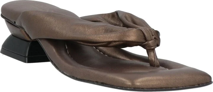 Momoní Woman Thong sandal - Image 4