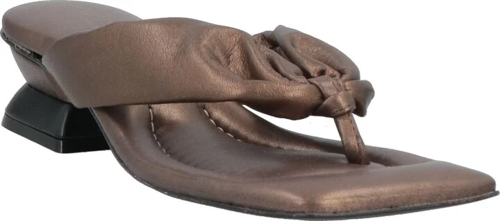 Momoní Woman Thong sandal - Image 4