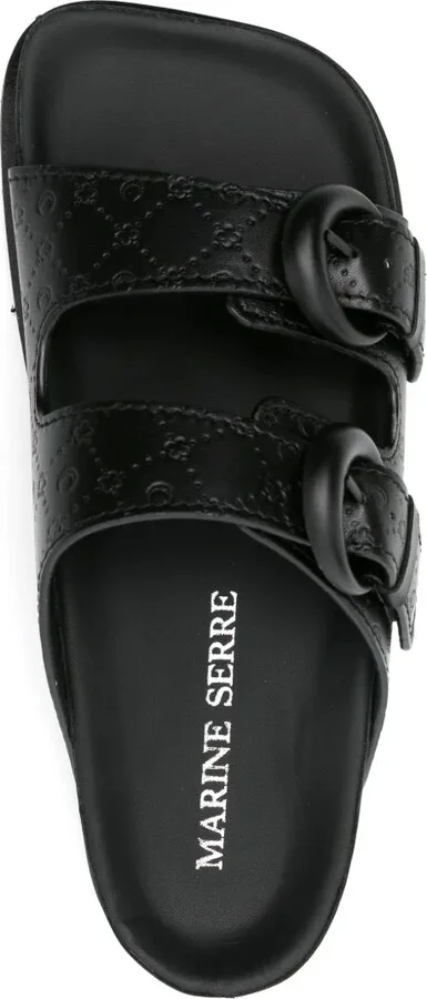 Moonogram-embossed leather slides - Image 4