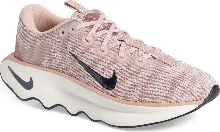 Motiva Walking Shoe