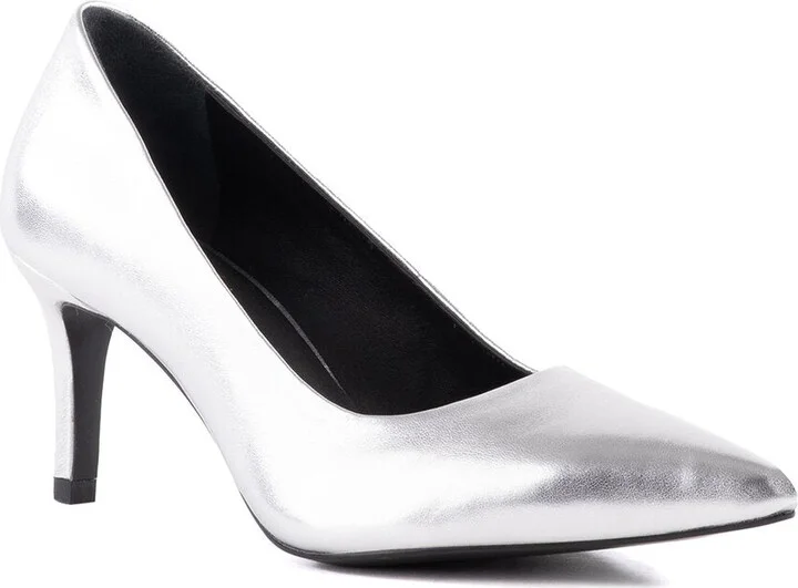 Motive Leather Pump