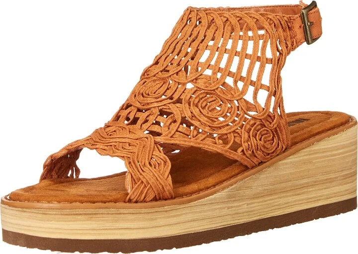 MUK LUKS Women's Flying High Wedge Sandals