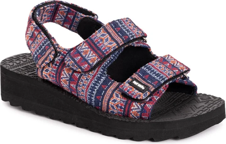 MUK LUKS Women's Wave Curl Sandals