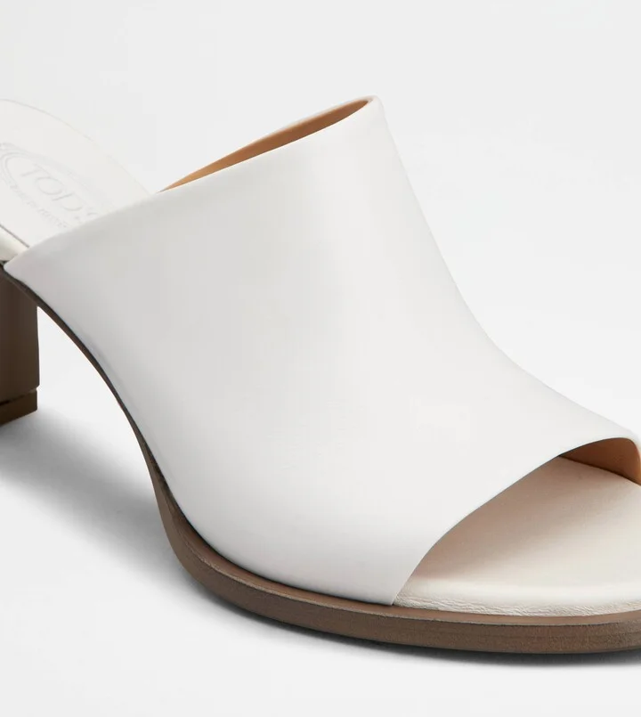 Mules in Leather - Image 5