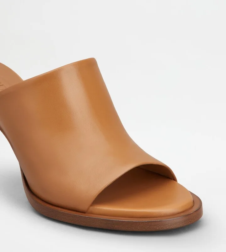 Mules in Leather - Image 5