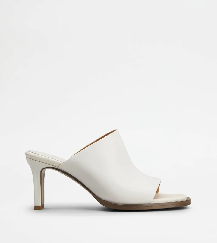Mules in Leather