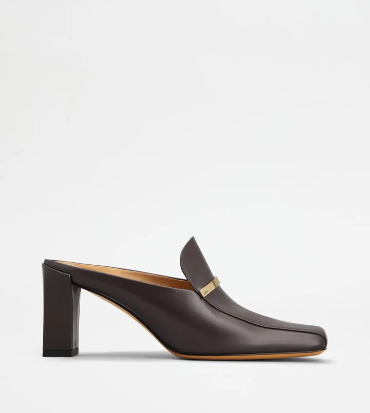 Mules in Leather