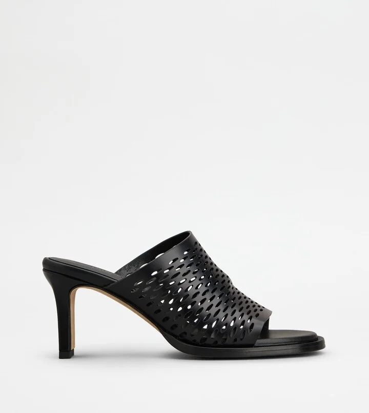 Mules in Leather