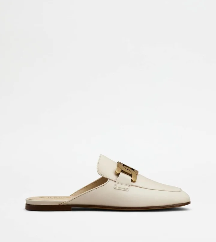 Mules in Leather