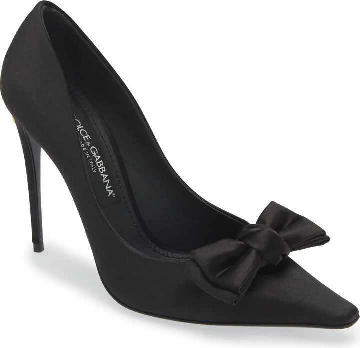 Mun Bow Satin Pump