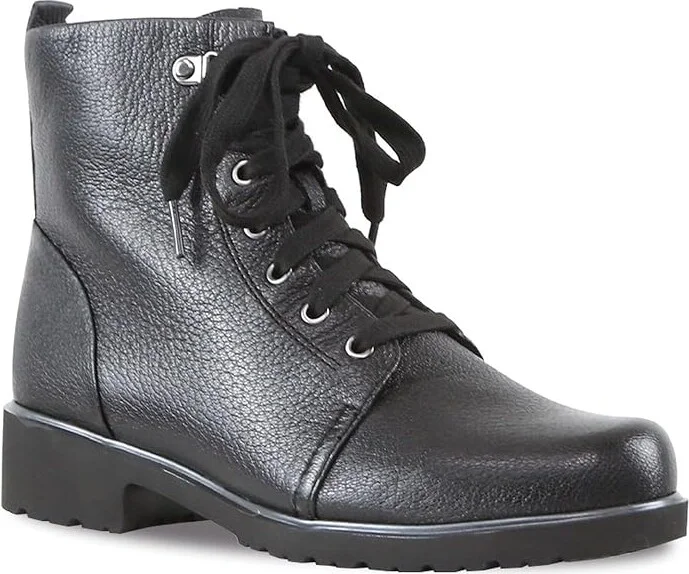 Munro Hartley Women's Boots Black : 7 N (AA), Suede/Textile