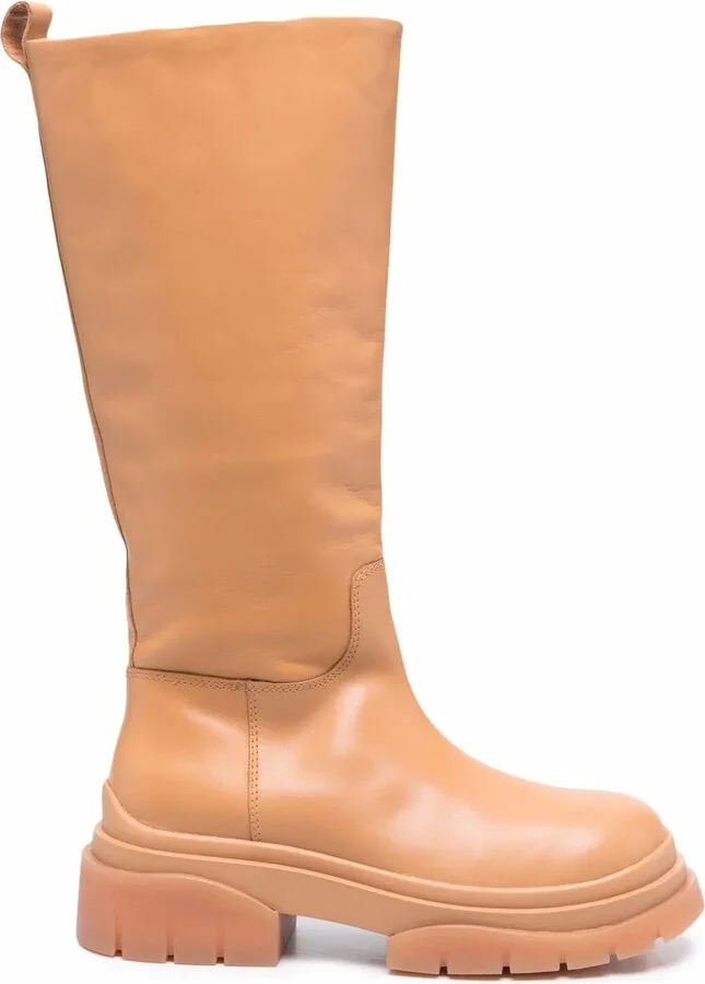 Mustang leather boots