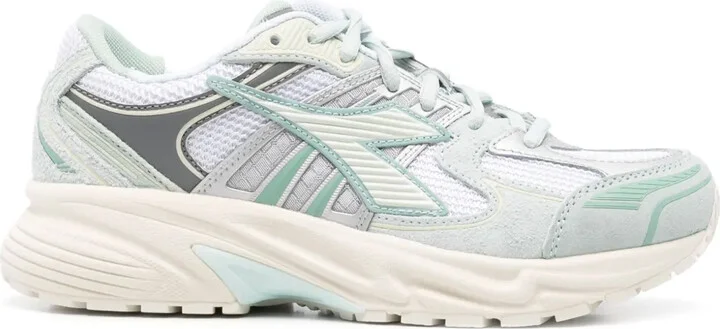 Mythos sneakers