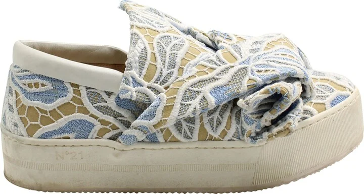 N.21 Lace-Trimmed Knot Slip-Ons in Tan Leather