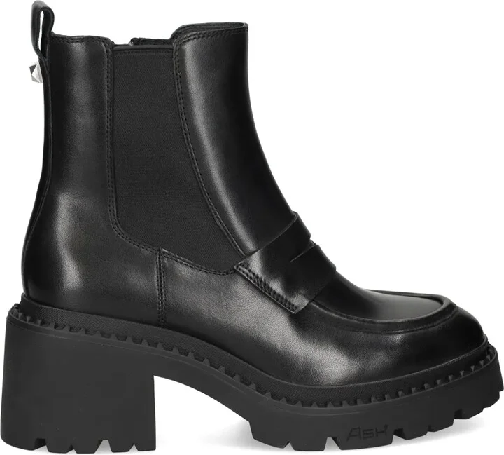 Nak boots