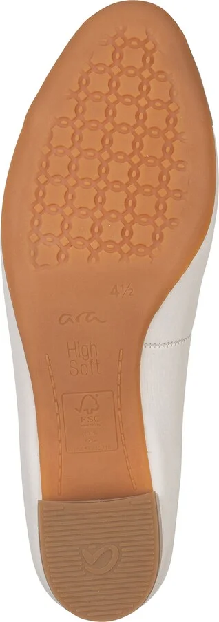 Nanette Block Heel Pump - Image 6