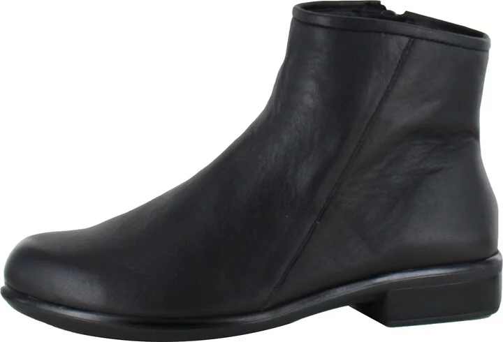 NAOT Footwear Women's Norther Boot Water Resistant Black Lthr - 8-8.5 M US