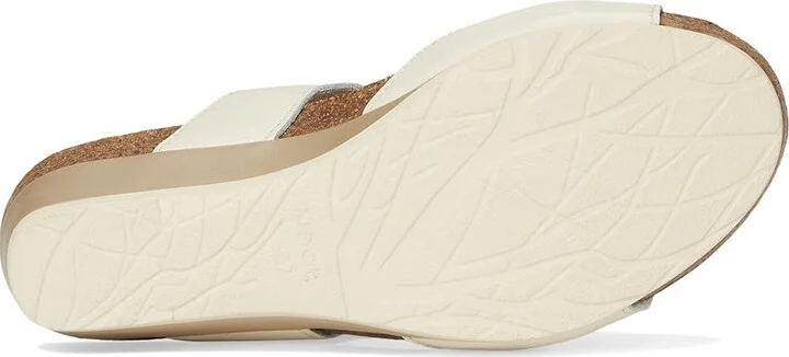 Naot Magic Women's Sandals Ivory Crinkle Patent Leather : EU 42 (US Women's 11) M, Leather/Suede - Image 3