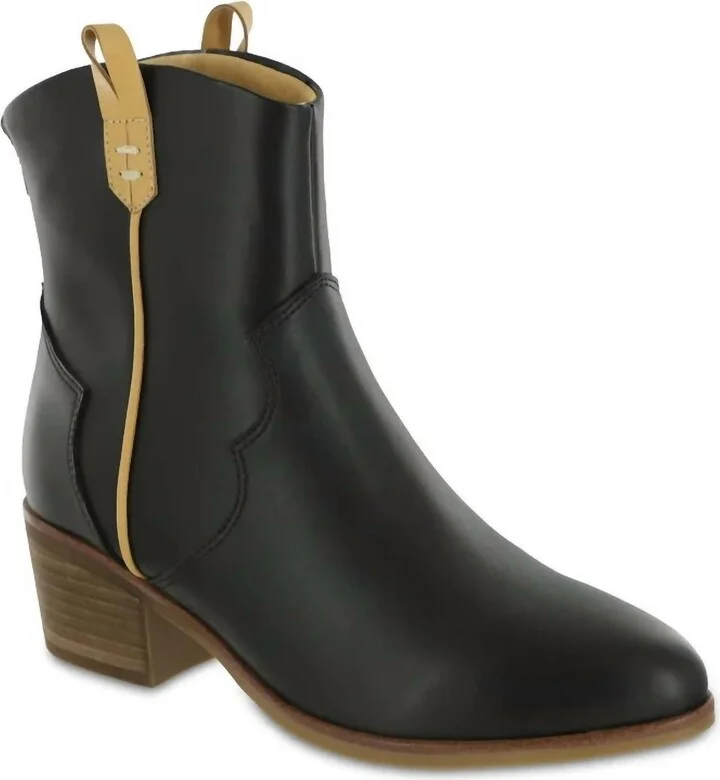 Nario Boot In Black/nude