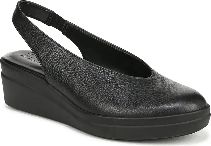 Naturalizer Sutton Pump