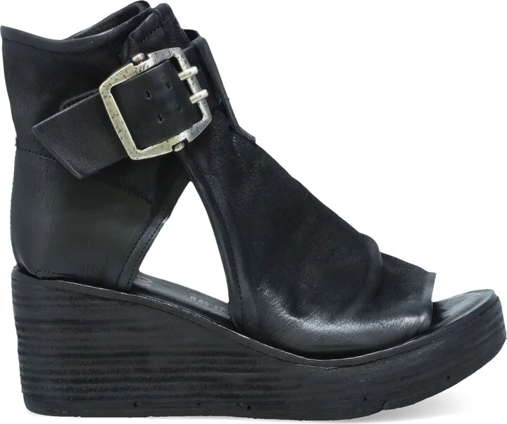 Naya Wedge Sandal - Image 11