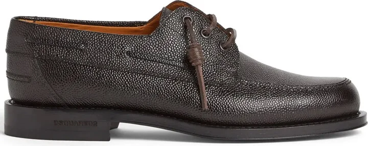 Neoclassic boat shoes