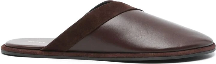 Neous Shoes
