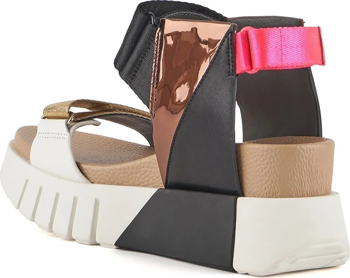 Neutrals / Black Delta Run - Connect - Image 5
