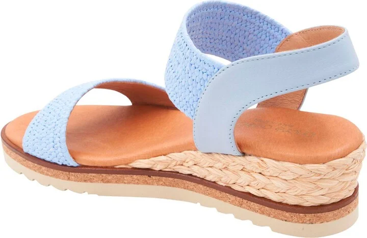 Neveah Featherweight Wedge Sandal - Image 2
