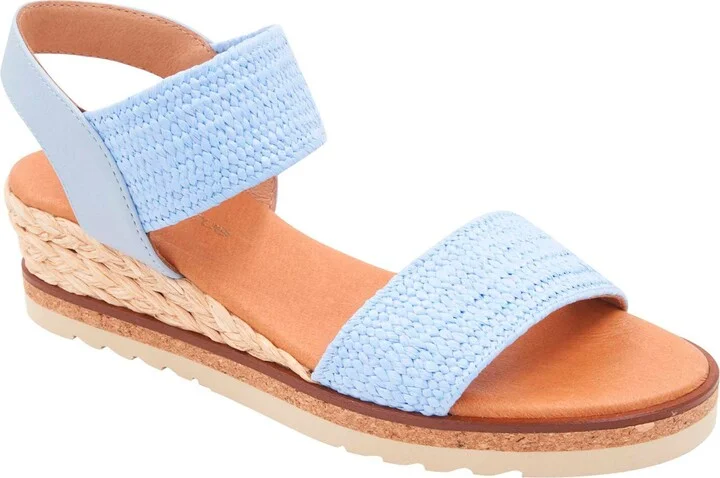 Neveah Featherweight Wedge Sandal