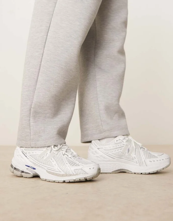 New Balance 1906 unisex sneakers in white