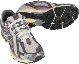 New Balance 1906 Woman Sneakers - Image 2