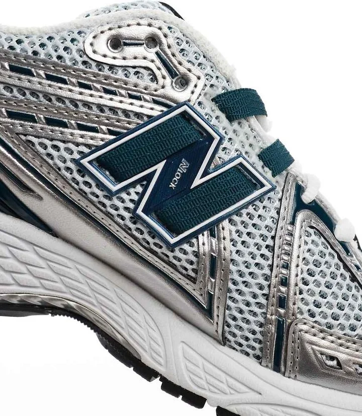 New Balance 1906R sneakers in silver and black - Image 3